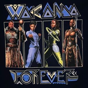 WAKANDA FOREVER Graphic Tee